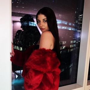 Meet your Posher, Ana